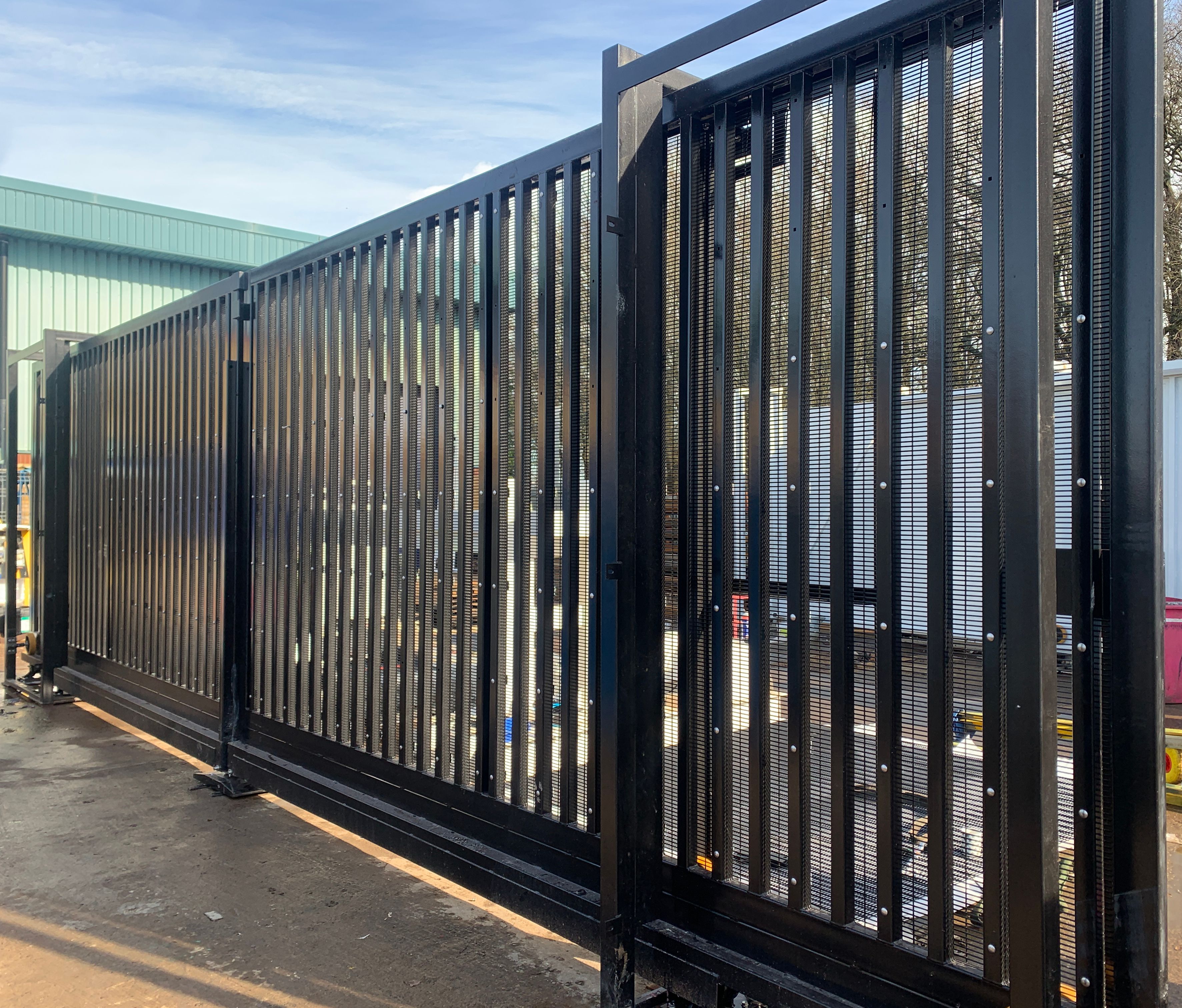 LPS1175 Bi-parting pair of Sliding Gates